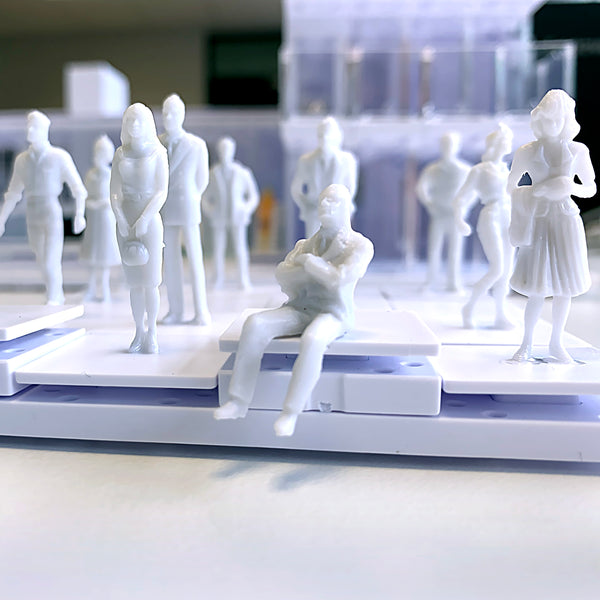 13 Architectural model figurines to scale